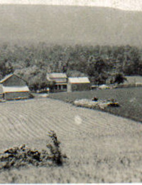 Childhood farm home of Dewey L Mort (photo circa 1950&#039;s)